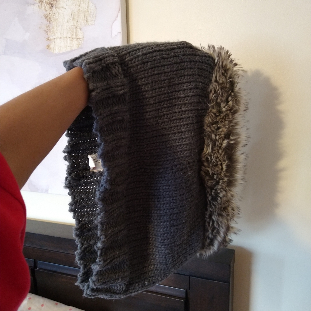Scarf - Picture 3 of 4